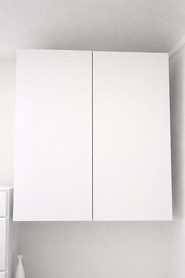 Vägghängt skåp – perfekt för dölja proppskåp el liknande