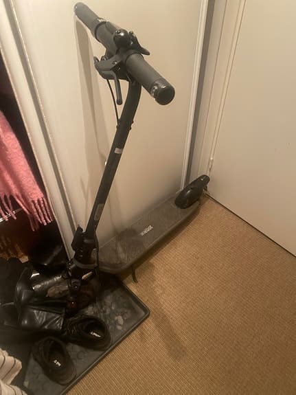 E-wheels elsparkcykel svart