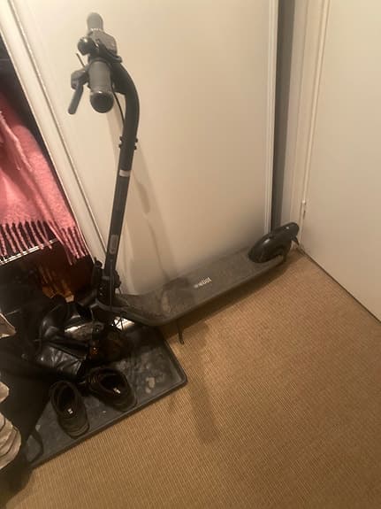 E-wheels elsparkcykel svart