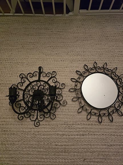 Set med väggspegel & väggljusstake – svart smide