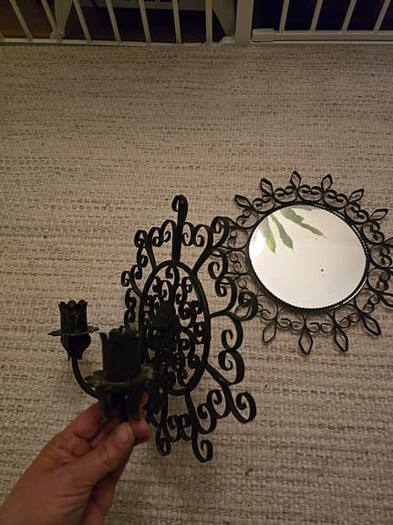 Set med väggspegel & väggljusstake – svart smide