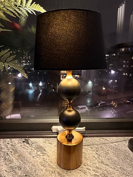 2 fina lampor m skärm