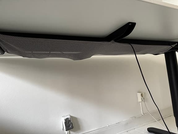 IKEA skrivbord (BEKANT 160x80 cm) vitt med svarta ben (sitt/stå)