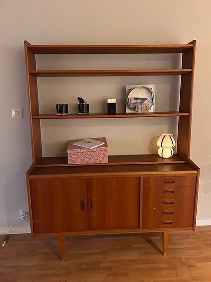 Teak hylla