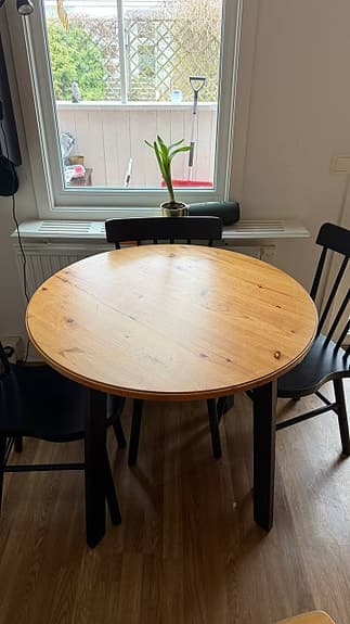IKEA runt matbord trä svart underrede