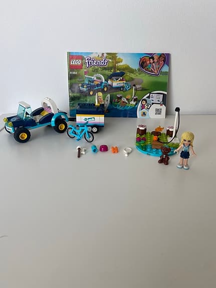 LEGO Friends lekset med bil, släp och minidocka