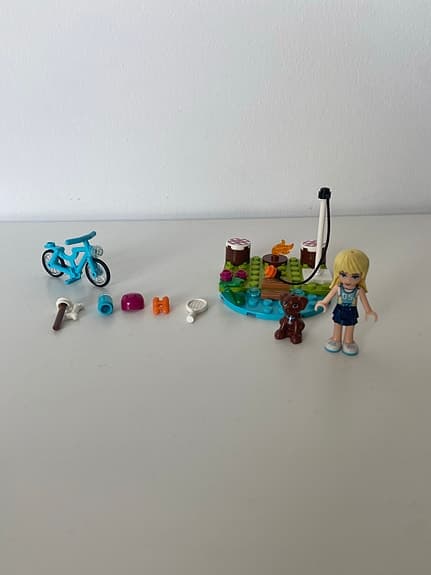 LEGO Friends lekset med bil, släp och minidocka
