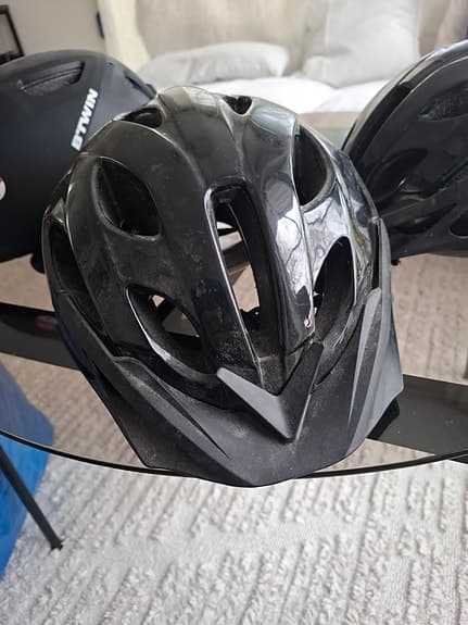B-TWIN CYCKELHJÄM