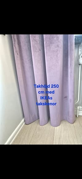 Sammetsgardiner tre stycken 245 x 140 cm. Gardiner sammet