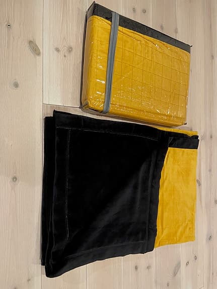 Pläd 140x200 cm,  gul och svart