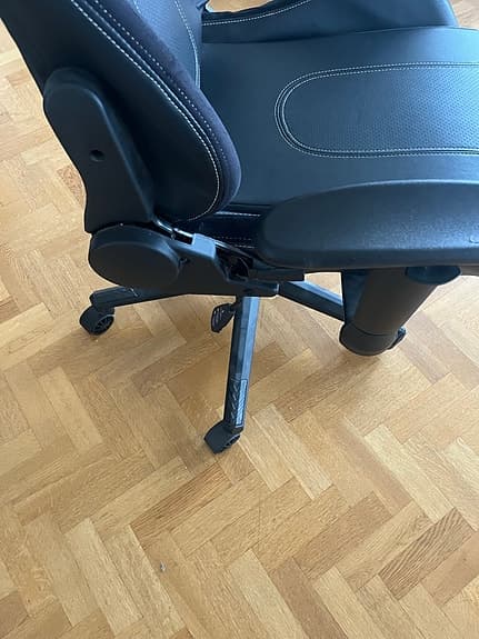 L33t Gaming stol som nu säljs