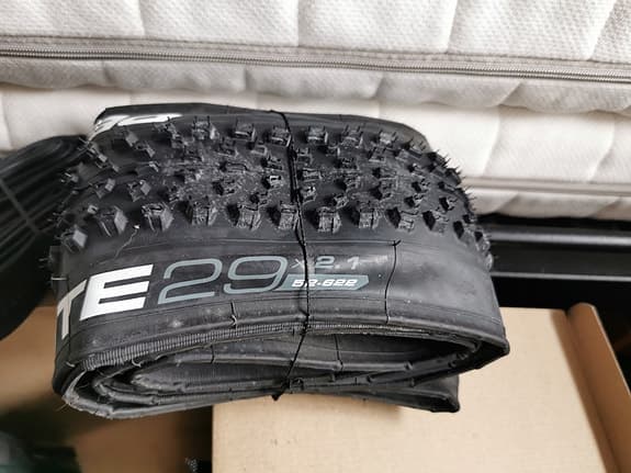 2x nya Vittoria MTB-däck + slang
