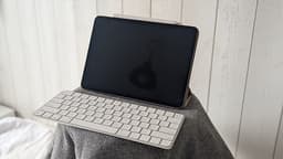 iPad Pro 11" (2020) 128GB + Apple Pencil 2 + Magic Keyboard + fodral