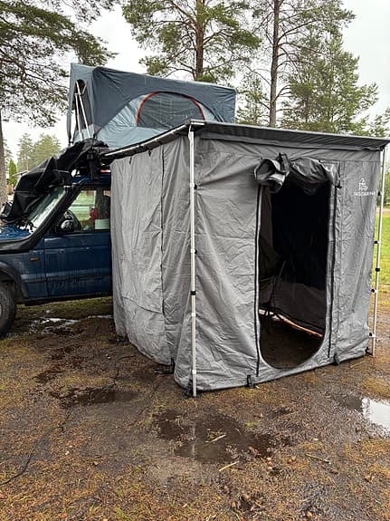 Markis + väggar + golv (200x200) från Taktältarna – redo för nästa äventyr 🌲🚙