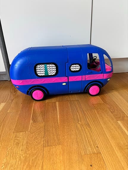 L.O.L. Surprise lekset husbil