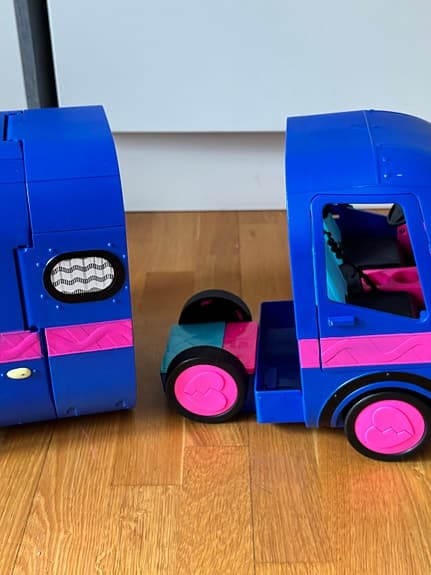 L.O.L. Surprise lekset husbil