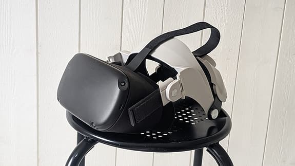 Meta (Oculus) Quest 1 VR-headset + uppgraderad headstrap + väska