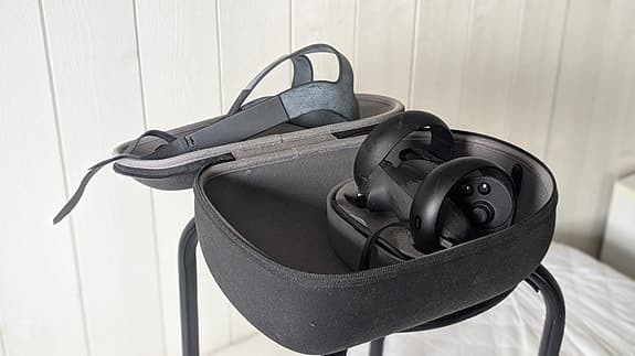 Meta (Oculus) Quest 1 VR-headset + uppgraderad headstrap + väska