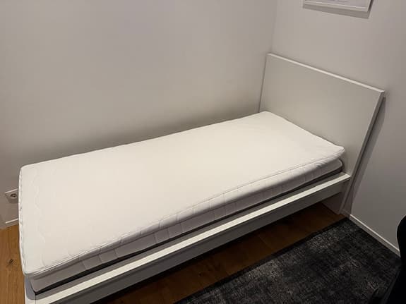 Malm Säng