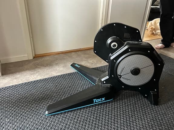 Tacx Flux 2 cykeltrainer svart