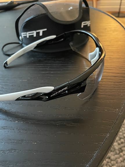 Pirat sportglasögon svart/vit med fodral
