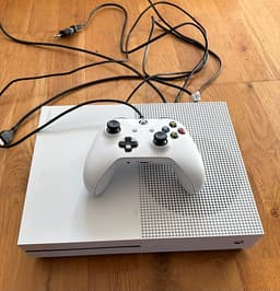 X Box One S och NHL 18