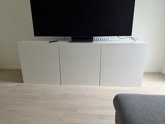 Bestå skåp