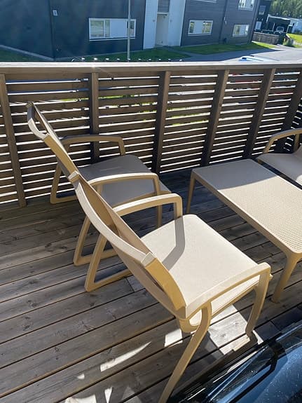 Loungegrupp/ Beige gruppsofa/ trädgårdsmöbler