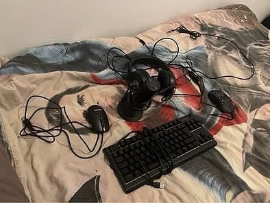 Datorpaket tangentbord mus headset mikrofon svart