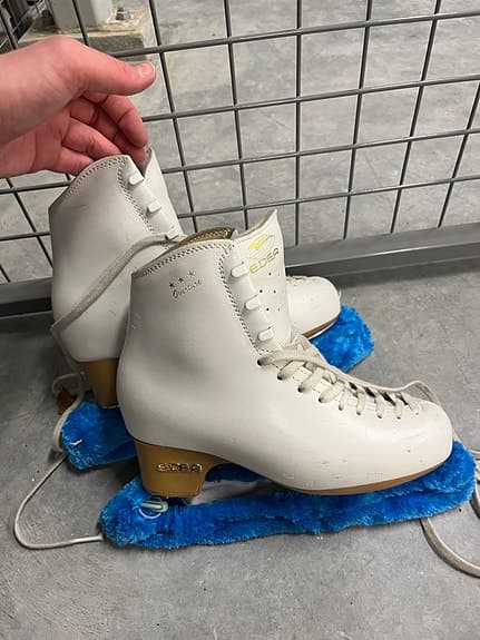 Edea konståkningsskridskor