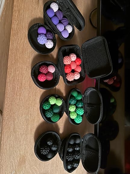 Sensoriska magnetiska silikonbollar