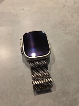 Apple Watch Ultra 3 • 49 mm • Milanesisk loop naturligt titan – M