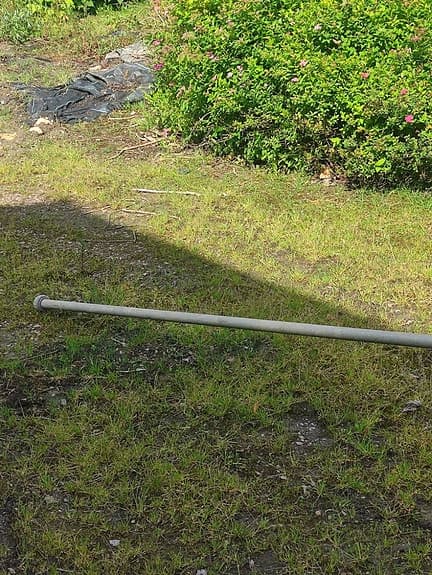 Bevattningsrör växthus eller ute, aluminium. Skall hänga inte ligga på marken.
