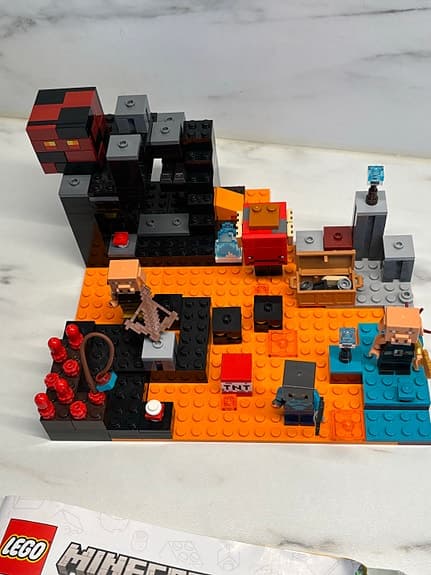 Lego Minecraft byggset nr 21185 Netherfästningen