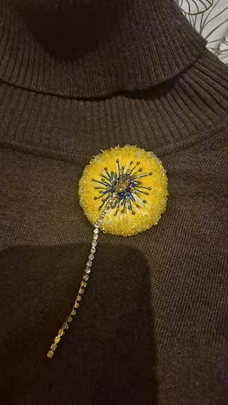 Handgjord brosch  “Maskros”