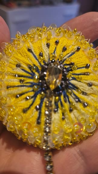 Handgjord brosch  “Maskros”