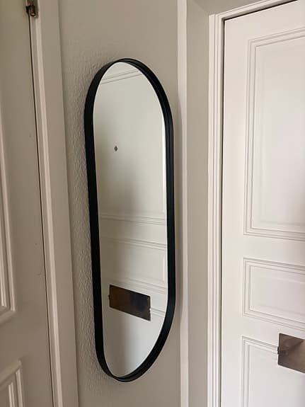 Jysk spegel MARSTAL oval svart ram
