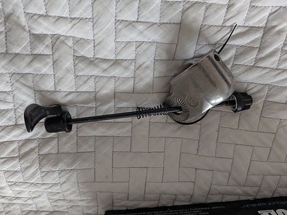 Thule axle mount ezHitch cykelvagnsfäste