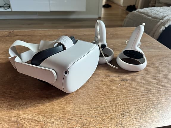 Oculus Quest 2 VR‑headset vit