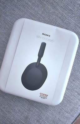 Sony WH-1000XM5 hörlurar trådlösa svart