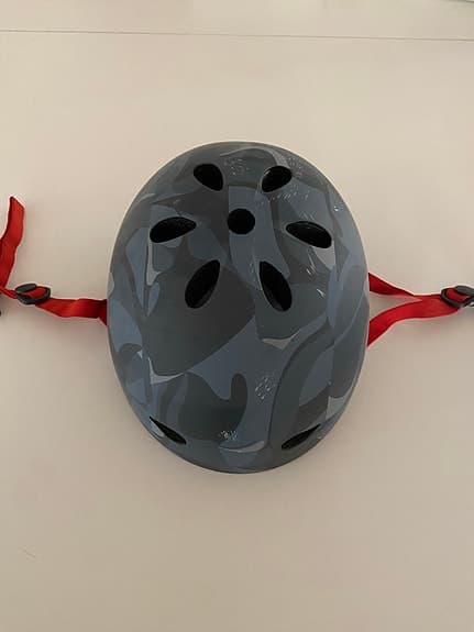 Cykelhjälmar barn med mönster och kamouflage