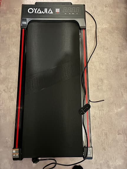 Oyajia Walking Pad – Smidigt gångband med fjärrkontroll.