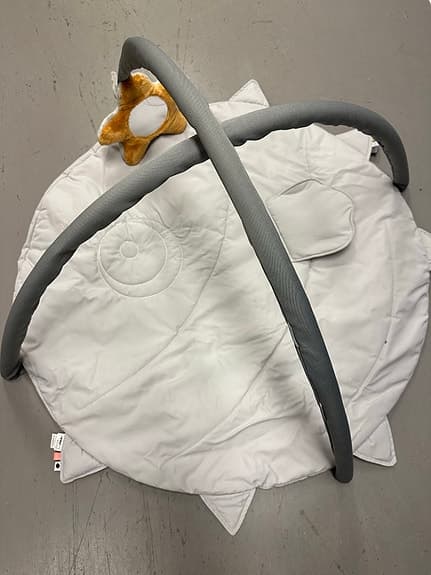 Done by Deer babygym rund lekmatta grå