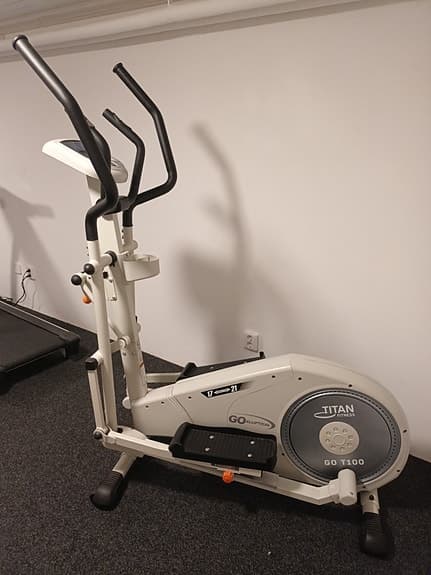 Titan Go Elliptical T100 crosstrainer i bra kick.