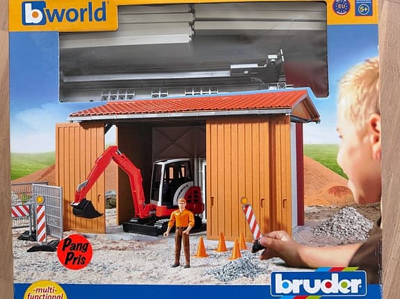 2st Bruder leksaksgarage maskinhall