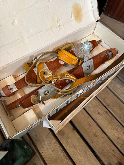 Lundbergs långfärdsskridskor trä metallremmar