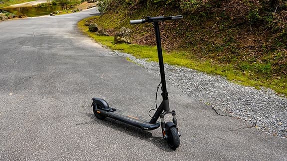 Inmotion S1F Elscooter – Knappt använd, som ny + 2 reservdäck