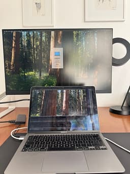 MacBook Air M1 (2020) – funkar perfekt med extern skärm – defekt skärm