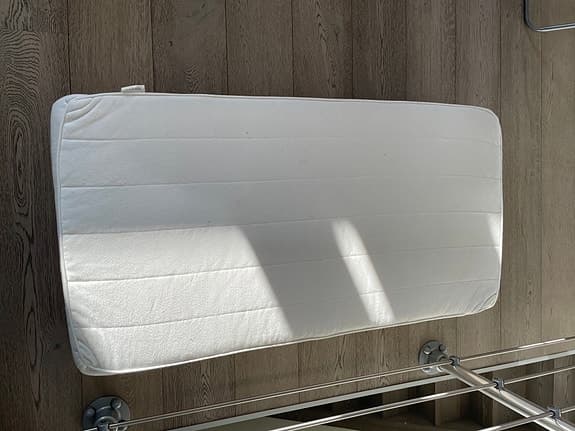 IKEA madrass vit