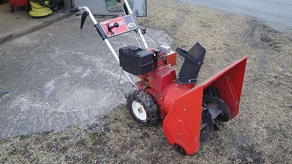 Toro 421 snöslunga bensindriven röd